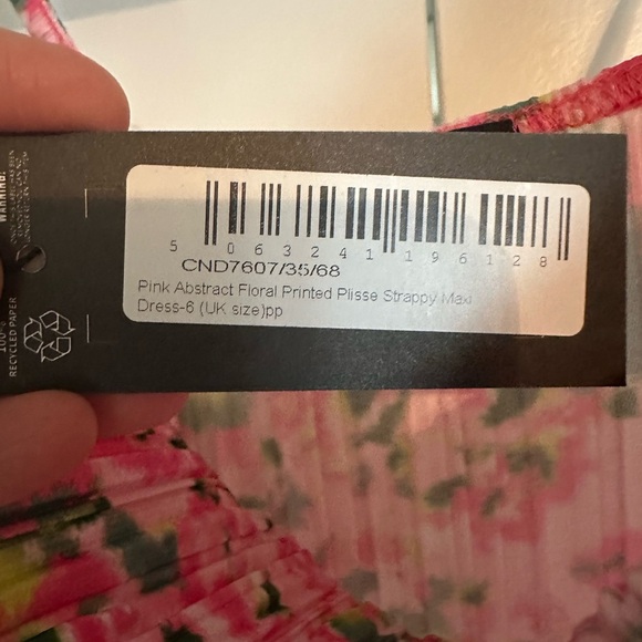 PrettyLittleThing Floral Printed Strappy Maxi, size 2 - Picture 2 of 2